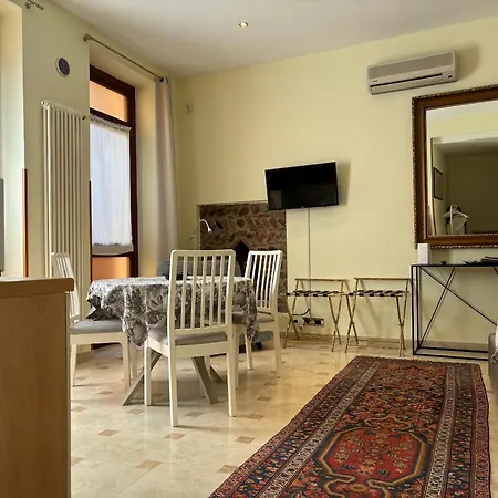Veronajourneys Emilei Apartamento Verona