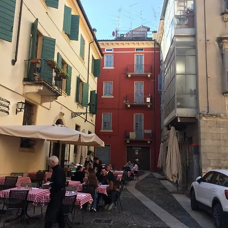 Veronajourneys Emilei Apartamento